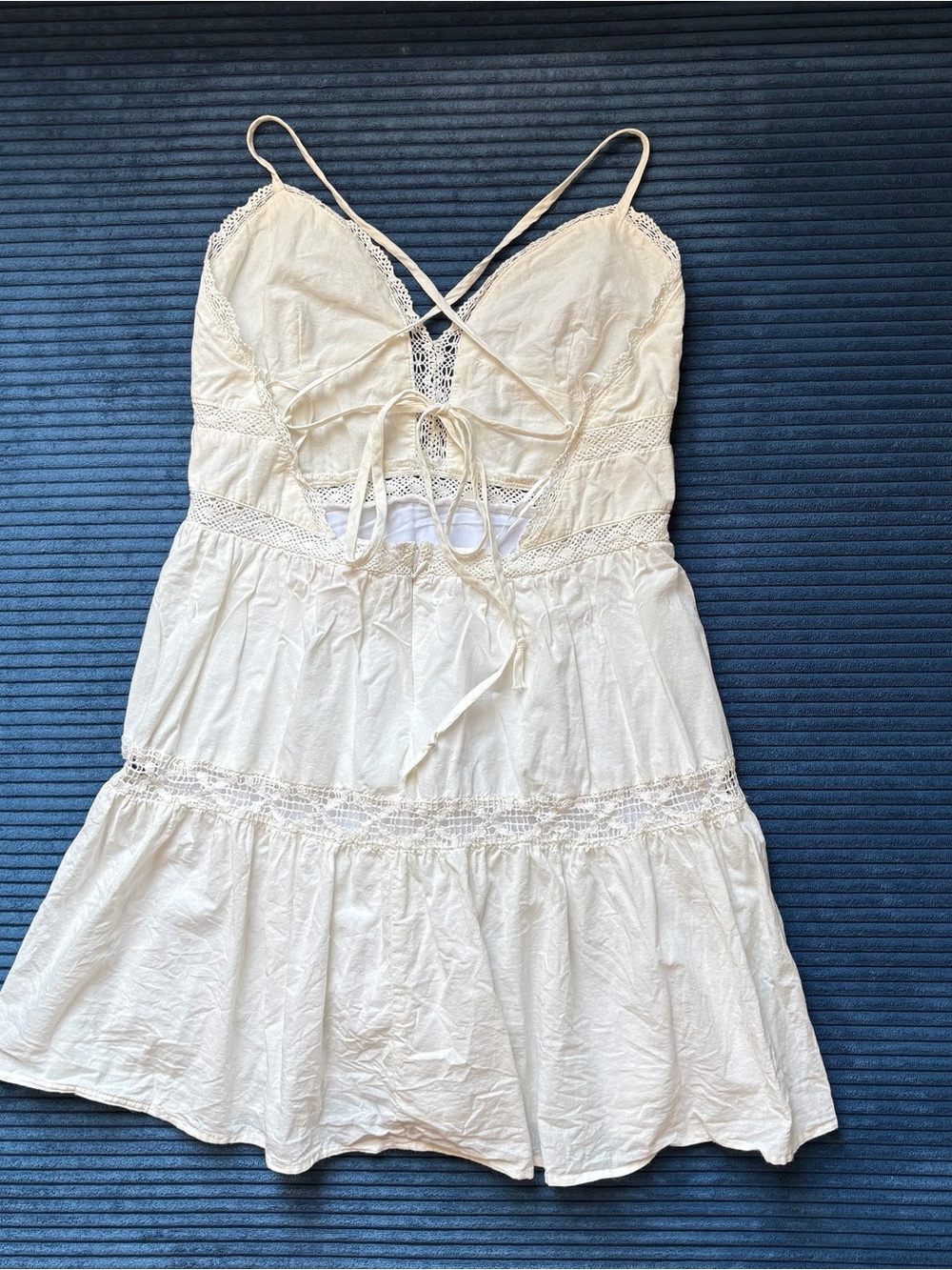 audrey parks francesca’s collection lace tiered mini dress - Picture 3 of 3